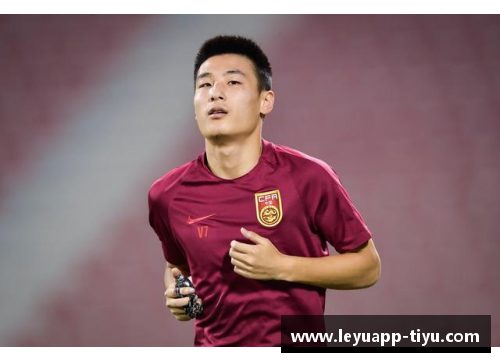 鲁能传奇杨晨：足球生涯的辉煌与坚韧